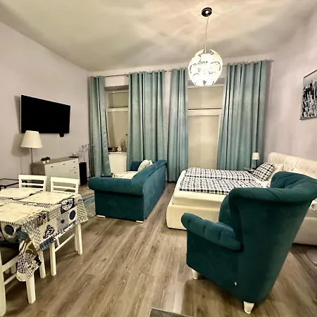 Apartment Kings Main Square Apartment - Ac - Balcony - Coffee Machine - Washer - Kitchen- Parking